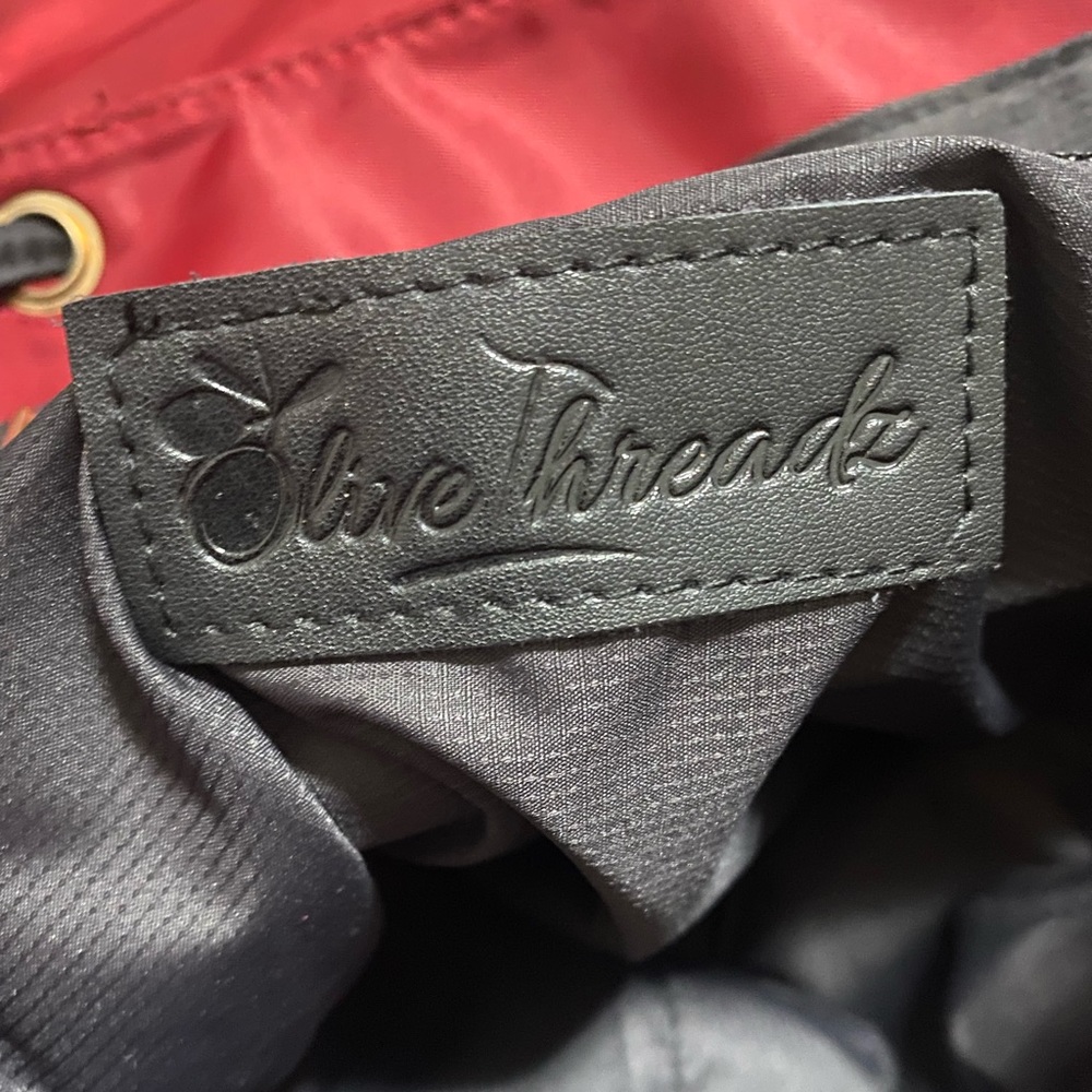 Olive Threadz Drawstring Bag - Picture 13 of 13
